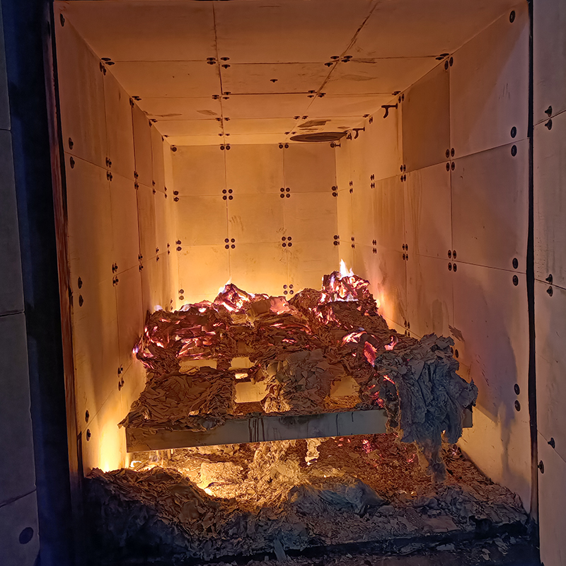 Piec do pirolizy i kabina czyszcząca
